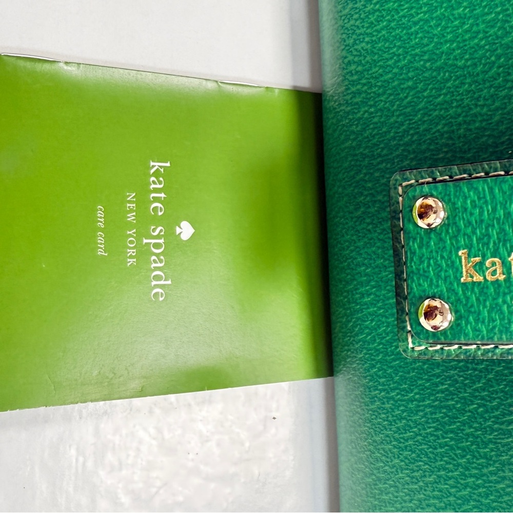 kate spade Green Leather Card Wallet with Gold Logo - Picture 7 of 7